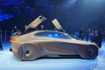 BMW VISION NEXT 100