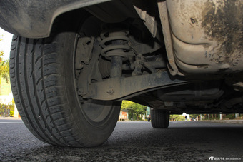 2014款指南者改款2.4L四驱豪华版