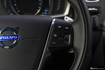 2015款沃尔沃S60 2.0T自动 T5个性运动版