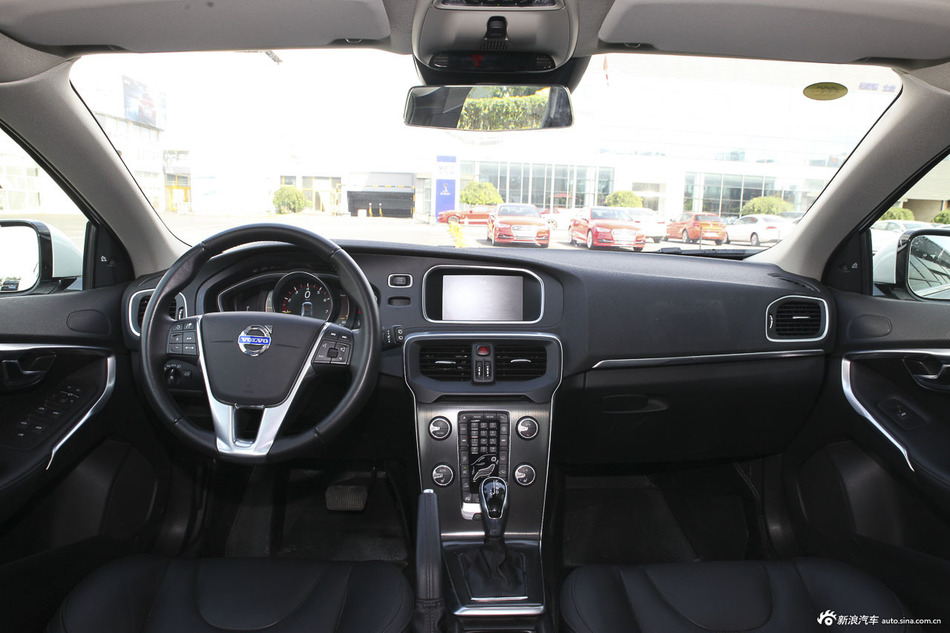 2016款沃尔沃V40 2.0T自动 T4 智雅版