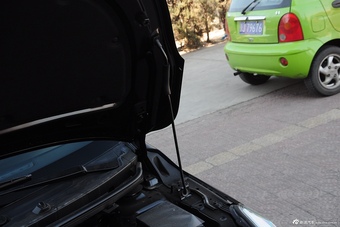 2015款奇瑞E3 1.5L手动智尚型