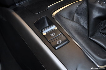 2013款奥迪A4L 30 TFSI 手动舒适型