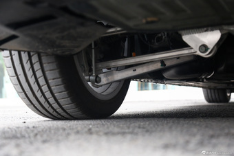 2016款CT6 2.0T自动28T领先型