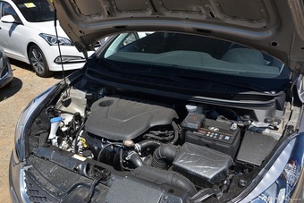 2016款朗动1.6L手动尊贵型