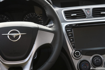 2015款海马福美来1.5T自动品尚型