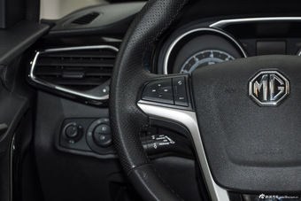 2015款锐腾 1.5T自动四驱豪华版