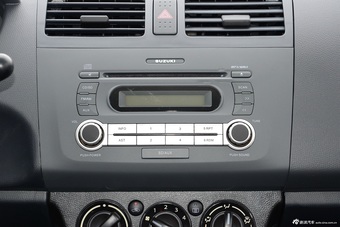 2016款雨燕1.5L手动时尚型酷玩版