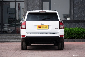 2015款指南者2.4L自动四驱舒适版