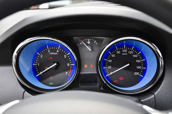 2016款凯翼C3 1.5L自动虹钻版