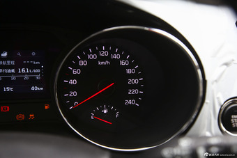 2015款嘉华（进口）2.2T自动豪华版