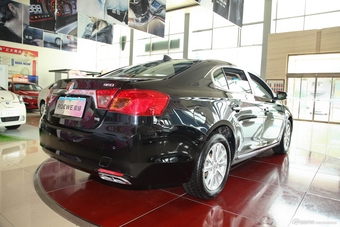 2012款荣威950 2.4L LUX豪华版