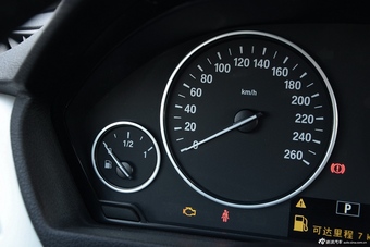 2016款宝马3系GT 320i 2.0T自动时尚型