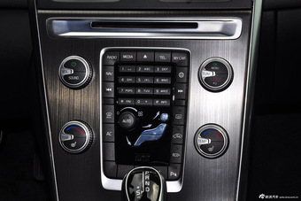 2016款沃尔沃XC60 2.0T自动 T5 AWD智远版