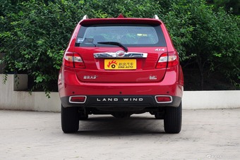 2015款陆风X8探索版2.0T汽油四驱超豪华型