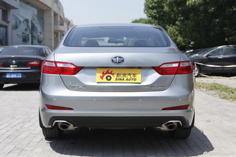 2014款奔腾B70 2.0L自动豪华型银色