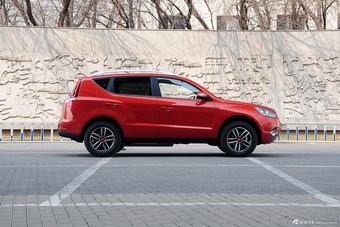 2015款吉利GX7 2.0L自动运动版尊贵型