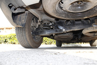 2015款吉利GX7 2.0L运动版自动尊贵型