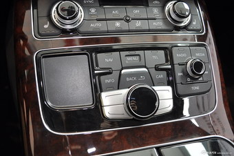 2013款奥迪A8L 50TFSI quattro舒适型