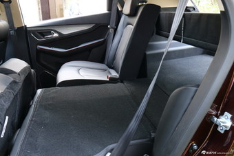 2015款 宝骏560 1.8L手动豪华型