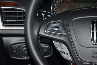 2017款林肯MKZ 2.0T自动尊享版