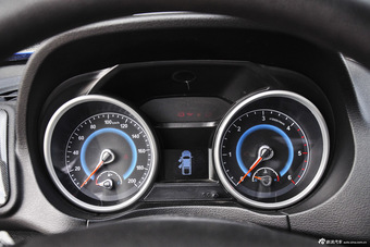 2015款骐铃T7 2.8T手动两驱舒适版标准轴距JE493ZLQ4CB