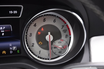 2015款 奔驰GLA220 4MATIC时尚型