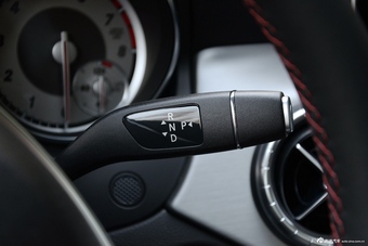 2016款奔驰CLA级 CLA220 2.0T自动4MATIC