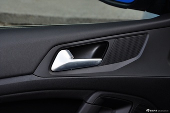 2014款标致408 1.8L手动领先版