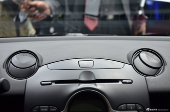 2015上海车展：马自达2