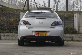 2015款睿翼轿跑2.0L自动豪华版