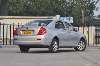 2012款力帆620 1.5L手动基本型