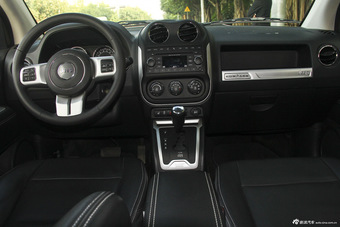 2014款指南者改款2.4L四驱豪华版