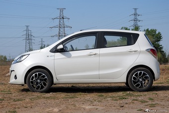 2015款奔奔1.4L手动尊贵型