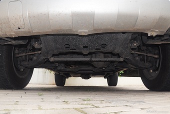 2015款陆风X8探索版2.0T汽油四驱超豪华型