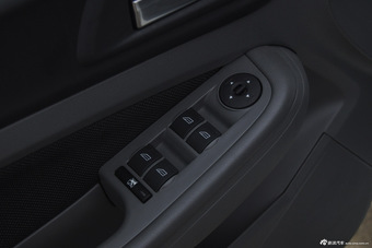 2013款福克斯两厢经典1.8L自动百万纪念款