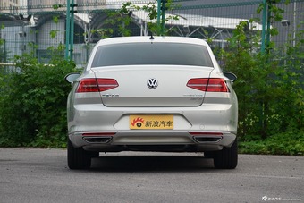 2017款迈腾2.0T自动380TSI DSG 旗舰型