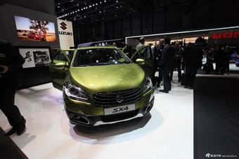 铃木SX4两厢