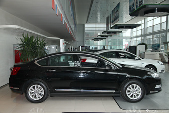 2013款东风雪铁龙C5 2.0L自动尊享型