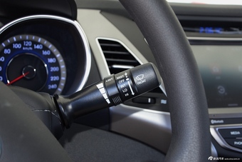 2016款朗动1.6L手动尊贵型