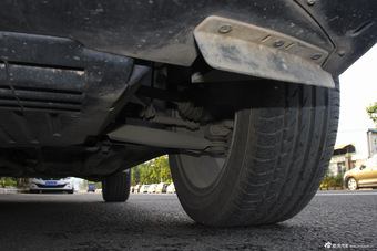 2014款指南者改款2.4L四驱豪华版