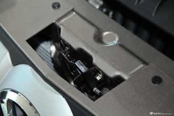 2013款北京汽车E系列1.5L自动乐尚版三厢