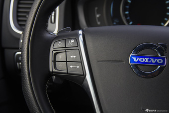 2015款沃尔沃S60 2.0T自动 T5个性运动版