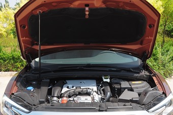 2014款DS 6 1.6T尊享版THP160