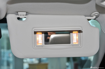 2012款福克斯三厢1.6L自动尊贵型