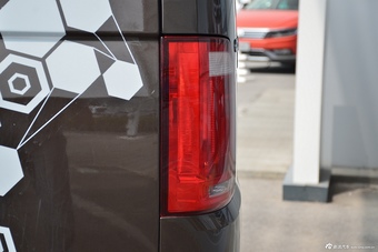 2016款凯路威2.0T自动四驱舒适版9座