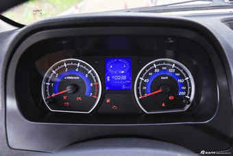 2015款开瑞K50 1.5L手动豪华型