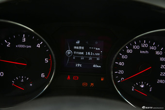 2015款嘉华（进口）2.2T自动豪华版