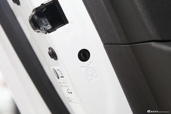 2013款科鲁兹1.8L自动SE