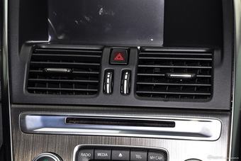 2016款沃尔沃XC60 2.0T自动 T5 AWD智远版