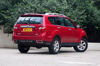 2015款陆风X8探索版2.0T汽油四驱超豪华型